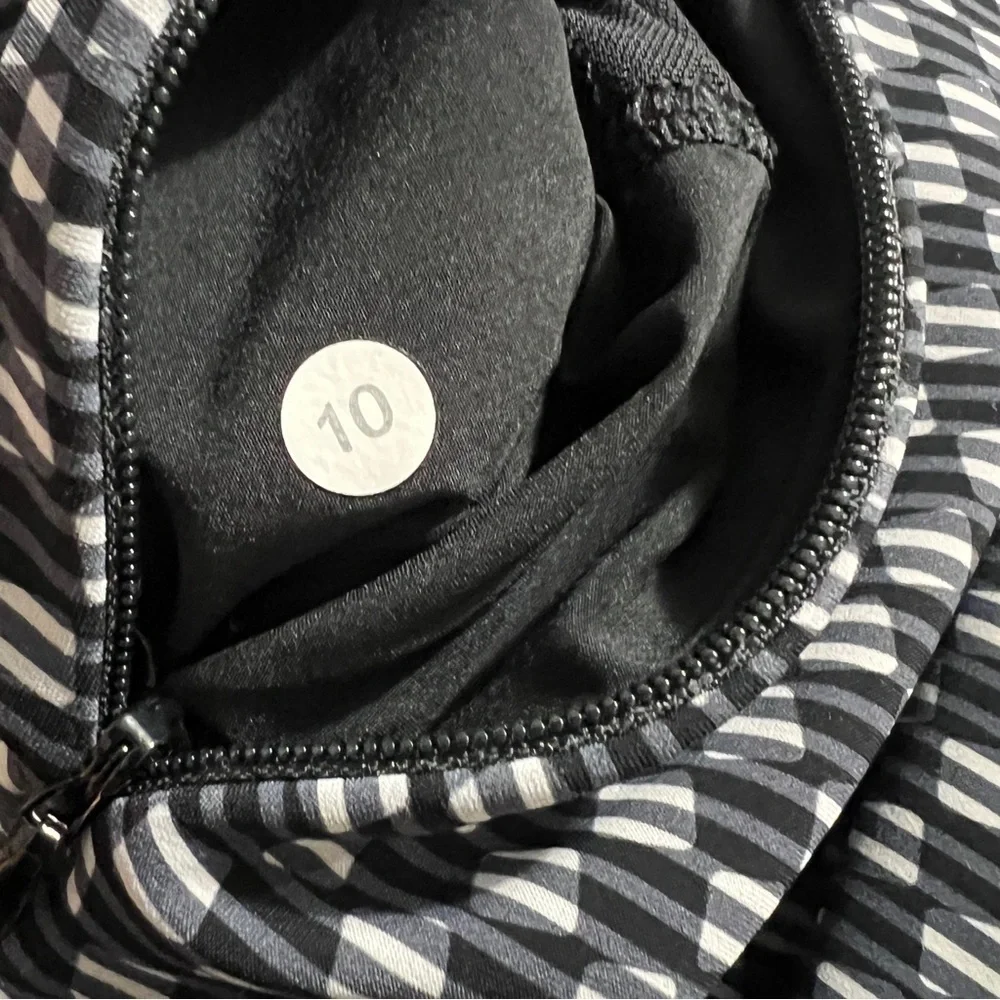 Lululemon Athletica  &go 'Til Dawn Dress Deep Dive White Black  Women’s Size 10